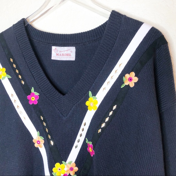 Vintage | Black Floral Embroidered V Neck Sweater - Picture 2 of 7